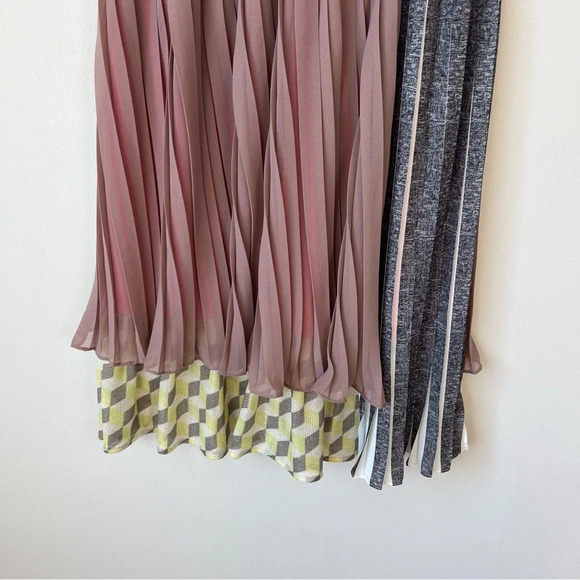 Save The Queen Artsy Mini Dress - Picture 3 of 10